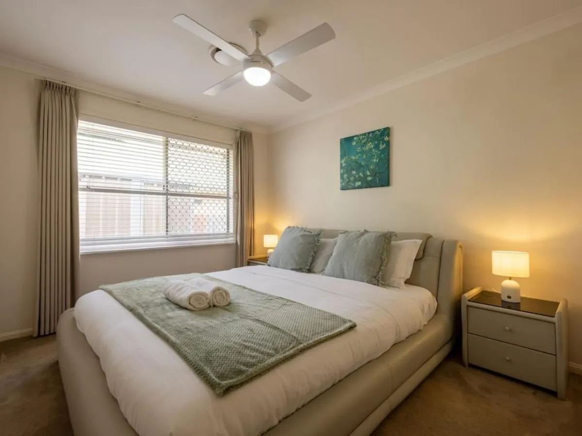 Mins To Shop N Lake 4 Beds Family Retreat With Pool Doolandella Australia