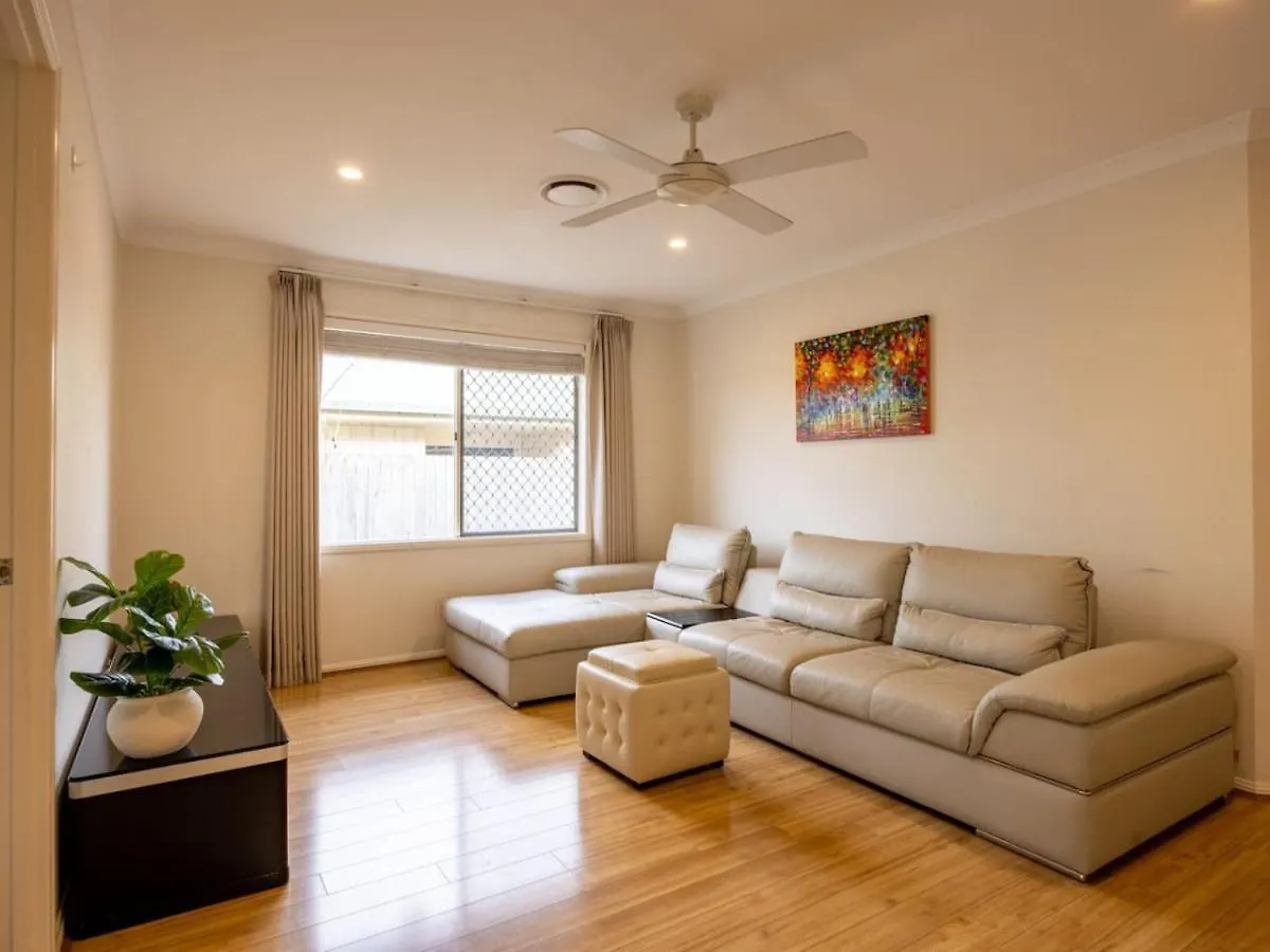 Mins To Shop N Lake 4 Beds Family Retreat With Pool Doolandella Holiday home